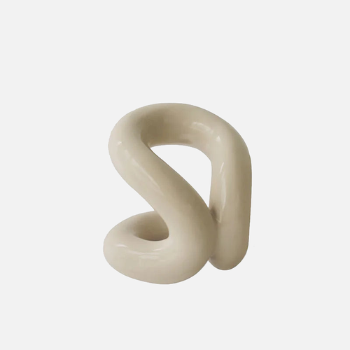 Additional view of the ceramic loop knot holder.